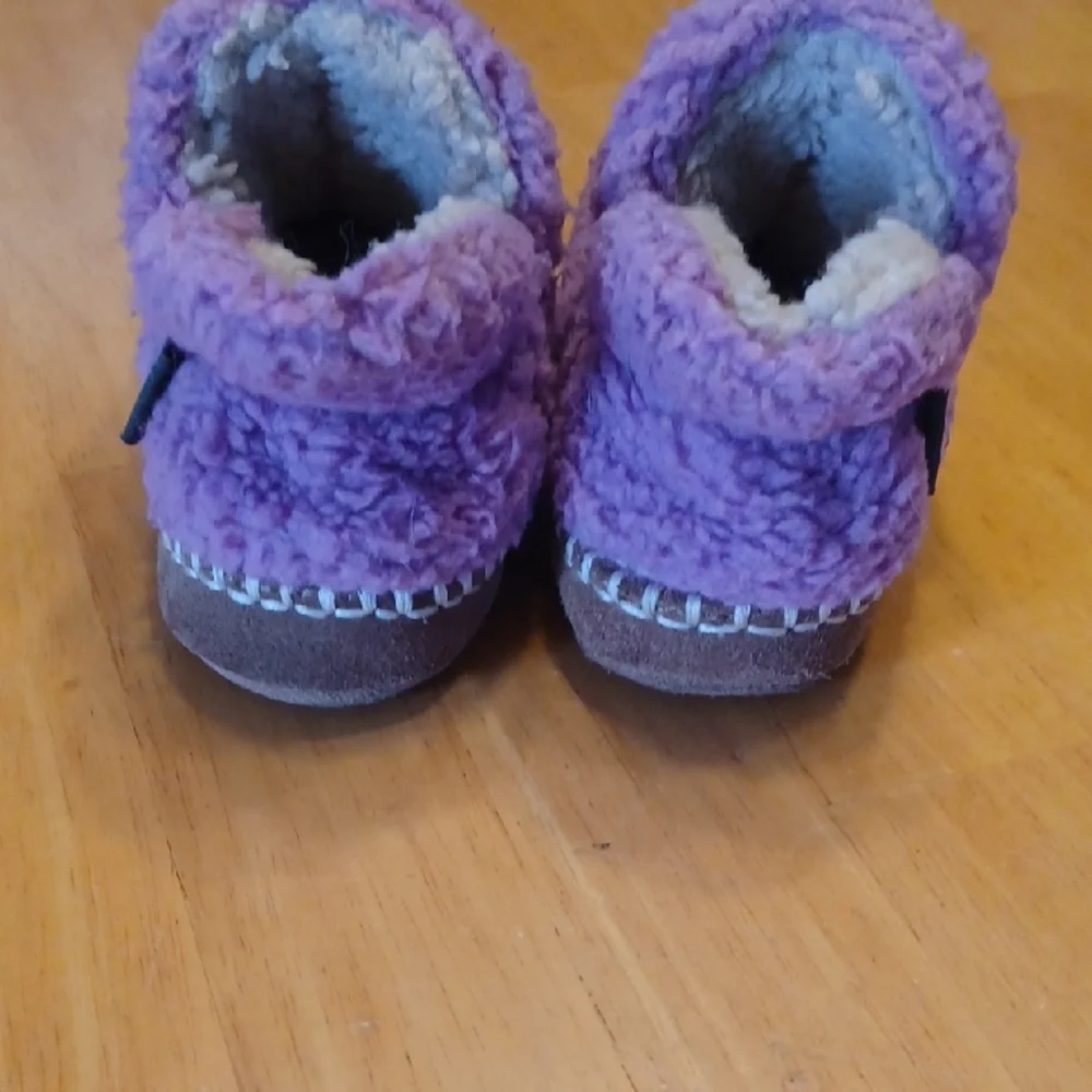 L.L. Bean Kids Plush Slip-On Moccassins in Purple with Brown Trim Size 7/8